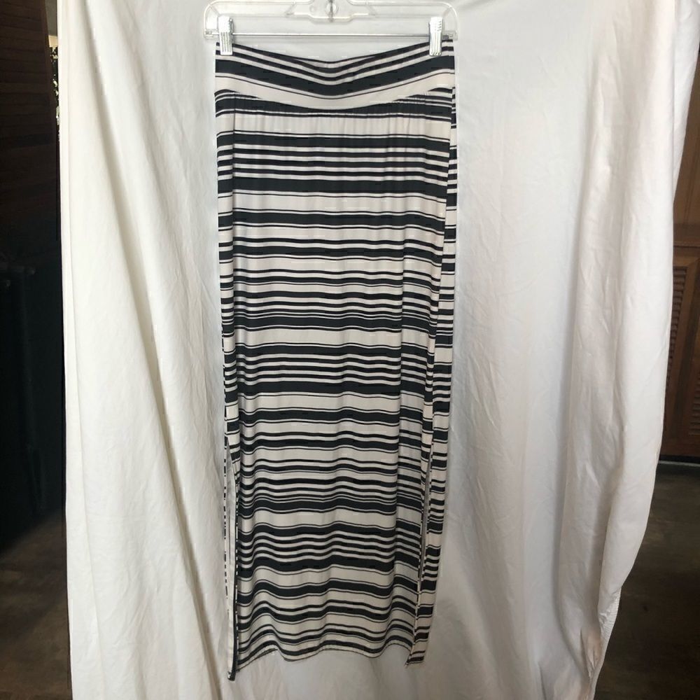 Maurice's long skirt .Black and white stripe. Extra small.